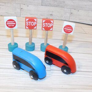 TOY CARS WITH STREET SIGNS  *Y